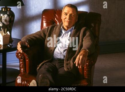 Burt Lancaster in einem Filmstudio, das in Hollywood, CA, dreht Stockfoto