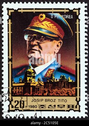 NORDKOREA - UM 1980: Eine in Nordkorea gedruckte Briefmarke zeigt Josip Broz Tito, um 1980. Stockfoto