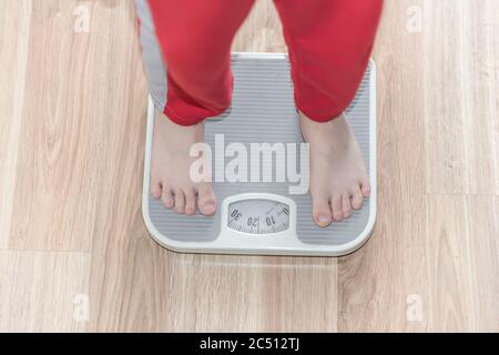 Fettleibigkeit beim Menschen, Gewichtsmessung Stockfoto