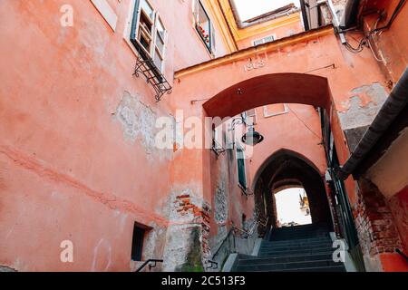 Mittelalterliche Altstadt Goldsmith Treppenhaus Turm Passage in Sibiu, Rumänien Stockfoto