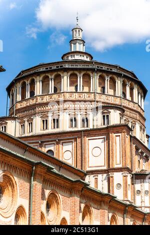 Fassade der Kirche Santa Maria delle Grazie in Mailand, Italien. Die Heimat des 'Letzten Abendmahls'. Stockfoto