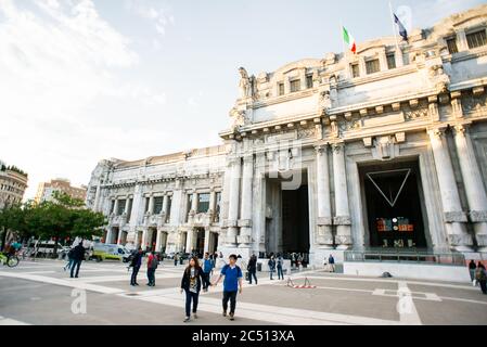 Mailand. Italien - 21. Mai 2019: Mailänder Hauptbahnhof. Milano Centrale Bahnhof auf der Piazza Duca d'Aosta. Stockfoto