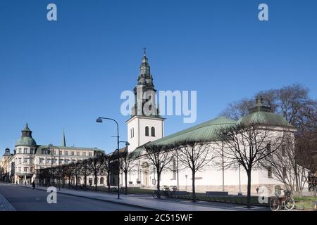 Kirche des Heiligen Lars in Linkoping, Schweden an einem sonnigen Tag mit blauem Himmel Stockfoto