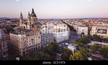 .galerien und sehenswürdigkeiten im zentrum der stadt oder in der nähe von budai burg. Zentrum Budapest Altstadt - Budapest, Ungarn - Luftbild Skyline Blick auf die berühmte ...