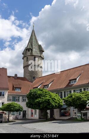 Ravensburg, BW - 21. Juni 2020: Historische Altstadt Ravensburg mit dem Grünturm aus dem 15. Jahrhundert Stockfoto
