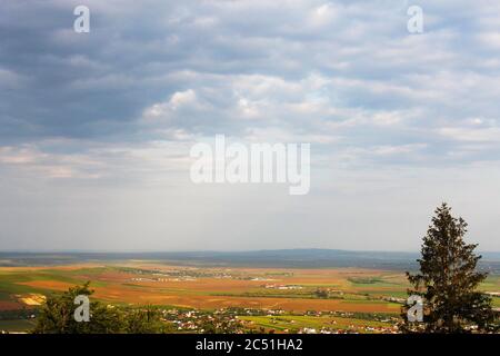 Blick auf Piatra Neamt Stadt, sehr schöne und wichtige Ort von Moldawien in Rumänien. Stockfoto