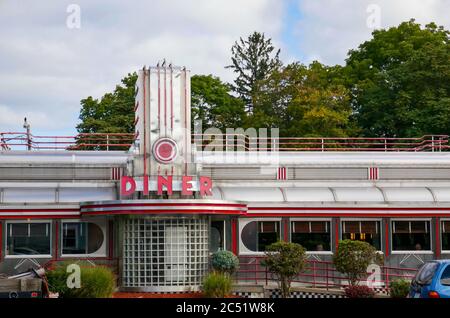 Klassisches amerikanisches Restaurant im Art déco-Stil der 1930er Jahre, Eveready Diner, Poughkeepsie, New York, USA Stockfoto