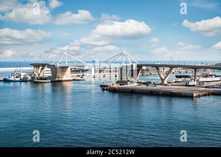 Brücke im Hafen von Barcelona, Spanien, Europa. Stockfoto