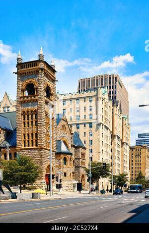 Montreal, Kanada - Juni 2018: Montreal Museum of Fine Arts bourgie Hall Building in der sherbrooke Street in Montreal, Quebec, Kanada. Stockfoto