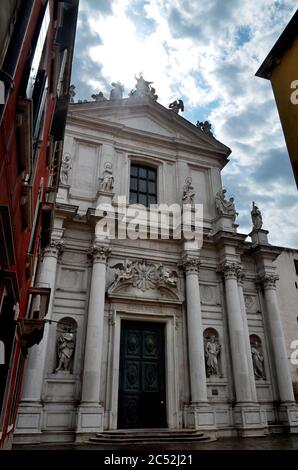 Venedig, Fassade der Kirche Santa Maria Assunta, auch bekannt als I Gesuiti ('die Jesuiten') Stockfoto
