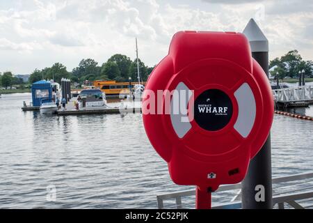 Washington, D.C. / USA - Juni 27 2020: Zeichen der Wharf im Südwesten von DC. Stockfoto