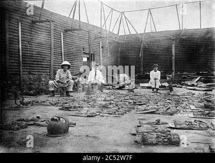 Das Innere des Oba-Geländes wurde während der Versiegelung von Benin City, 1897, verbrannt. Stockfoto