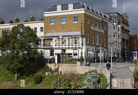 Das Royal Hotel in Southend on Sea. Lady Hamilton hielt hier einen Ball für Nelson. Prinz Arthur und Kaiserin von Frankreich übernachteten hier. Stockfoto