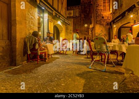 Sarlat-la-Caneda, Frankreich - 17. August 2019: Nacht in Sarlat la Caneda eine schöne mittelalterliche Stadt und einer der Höhepunkte für einen Besuch der Dordogne P Stockfoto