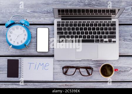 Zeit- und Bürokonzept. Stockfoto