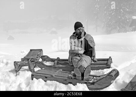 Kaschmir, Indien. Schneegurten sind eine beliebte Touristenattraktion in Gulmarg, Kaschmir. Viele Touristen besuchen Kaschmir, um den Schnee zu erleben und Schnee s zu genießen Stockfoto