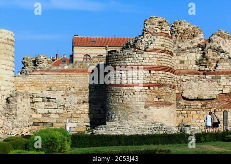 Ruinen einer Festung in Nessebar, Bulgarien. Stockfoto