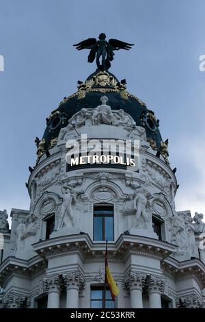 Fassade eines repräsentativen Gebäudes in Madrid. Stockfoto