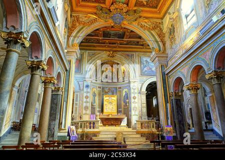 Interieur - Basilica di San Bartolomeo all'Isola - Rom, Italien Stockfoto