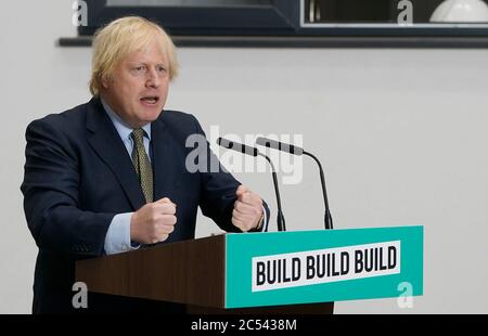 (200630) -- DUDLEY (GROSSBRITANNIEN), 30. Juni 2020 (Xinhua) -- der britische Premierminister Boris Johnson hält am 30. Juni 2020 eine Rede am Dudley College of Technology in Dudley, Großbritannien. Boris Johnson kündigte am Dienstag einen 5-Milliarden-Pfund-Plan (etwa 6.2 Milliarden-Dollar) an, um die wirtschaftliche Erholung im Gefolge der Coronavirus-Krise zu schürfen. (Andrew Parsons/No 10 Downing Street/Handout via Xinhua) Quelle: Xinhua/Alamy Live News Stockfoto