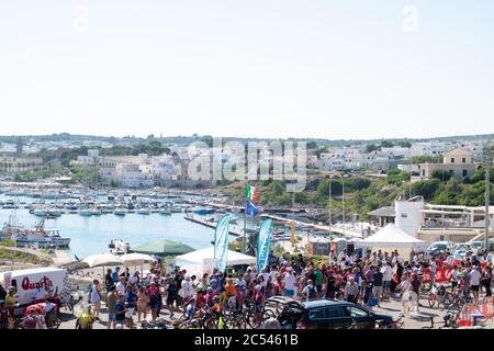 28. Juni 2020, Santa Maria di Leuca in Süditalien, die letzte Etappe der Tricolor-Staffel von Alex Zanardi mit Obiettivo3. Stockfoto