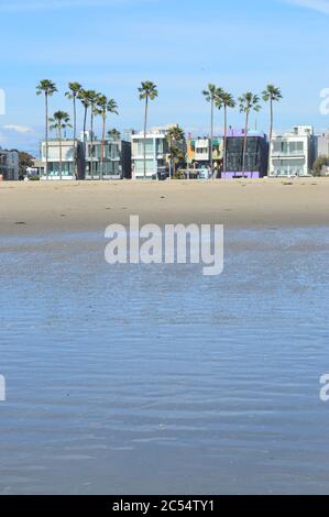 Venice Beach, Kalifornien, bekannt für seinen unkonventionellen Geist, ist Venice eine lebhafte Strandstadt mit gehobenen Handels- und Wohntaschen. Freimütig Stockfoto