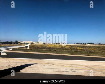 Abflug vom internationalen Flughafen Malta Stockfoto