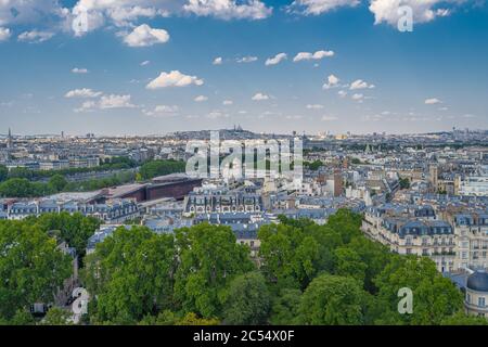 Paris, Frankreich - 25 06 2020: Blick auf Paris vom Eiffelturm Stockfoto