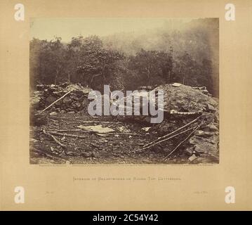 Der Innenraum der Brustwerke auf Round Top Gettysburg. Stockfoto