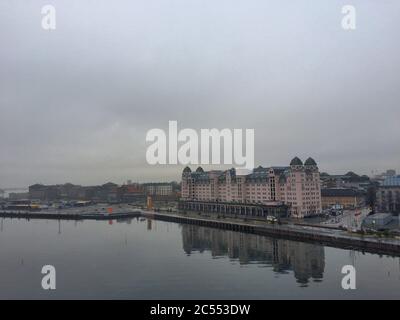 Waterfront in Oslo an einem sehr kalten Wintertag und schlechtem Wetter Stockfoto