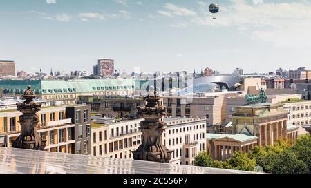 Blick vom Reichstag, Brandenburger Tor, Ausblick, Weitblick, Bundestag, Regierungsbezirk, Berlin, Deutschland Stockfoto