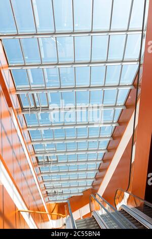 East Side Mall, Treppenhaus, Innenarchitektur, Einkaufszentrum, Mercedes Platz, Berlin, Deutschland Stockfoto