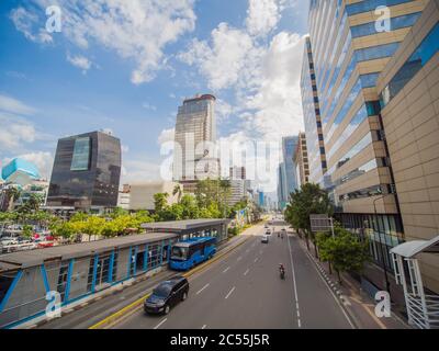 Tag Straßenverkehr in der Stadt Jakarta. Indonesien. Stockfoto