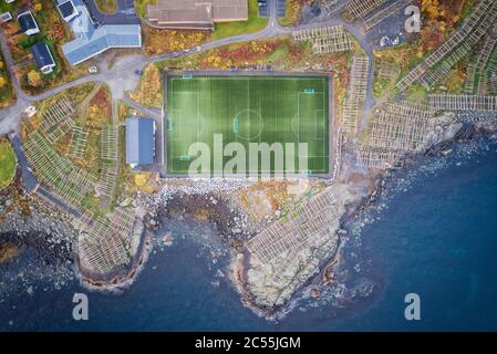 Reine Fußballplatz aus der Luft Stockfoto