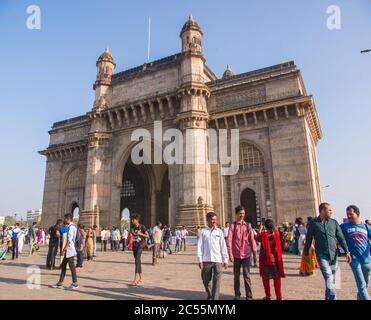 Mumbai, Indien - 17. Dezember 2018: Die legendäre Architektur des Gateway of India in Mumbai. Stockfoto