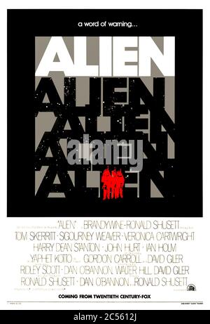 Alien (1979) Regie: Ridley Scott mit Sigourney Weaver, Tom Skerritt, Ian Holm, Yaphet Kotto und John Hurt. Ripley und die Crew der Nostromo verwechseln eine Warnmeldung als Notruf und holen einen tödlichen Xenomorph, der „strukturelle Perfektion wird nur durch seine Feindseligkeit erreicht“. Stockfoto