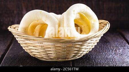 Polvilho Keks, brasilianischer knuspriger Keks aus Maniokmehl. Genannt 'Polvilho Keks', Gummi oder Wind Keks. Stockfoto