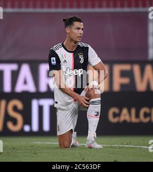 Genua, Italien. Juni 2020. Cristiano Ronaldo von Juventus reagiert während eines Fußballspiels der Serie A zwischen Genua und dem FC Juventus in Genua, Italien, am 30. Juni 2020. Quelle: Federico Tardito/Xinhua/Alamy Live News Stockfoto