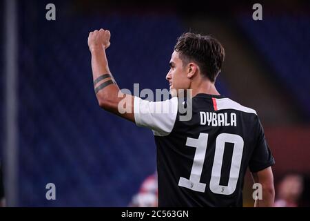 Genua, Italien. Juni 2020. Paulo Dybala von Juventus feiert sein Tor bei einem Fußballspiel der Serie A zwischen Genua und dem FC Juventus in Genua, Italien, am 30. Juni 2020. Quelle: Federico Tardito/Xinhua/Alamy Live News Stockfoto