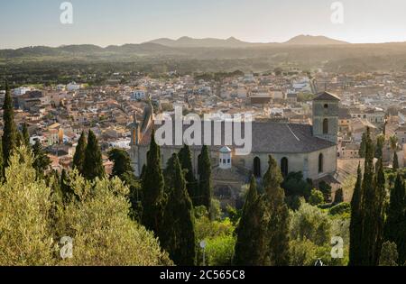 Blick von Santuari de Sant Salvador, Kirche Transfiguració del Senyor, Artà, Mallorca, Balearen, Spanien Stockfoto