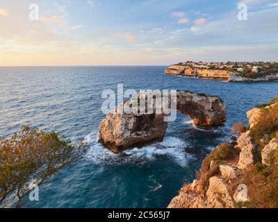 Es Pontàs Felsbogen in der Nähe von Santanyi, Mallorca, Balearen, Spanien Stockfoto