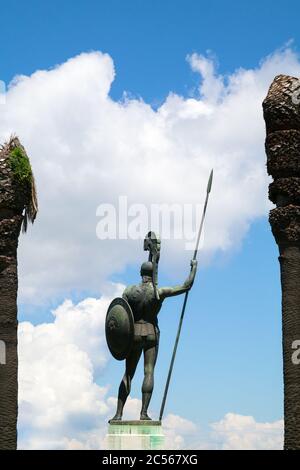 Rückseite der Statue von Achilles im Achilleion Palast auf der Insel Korfu, Griechenland Stockfoto