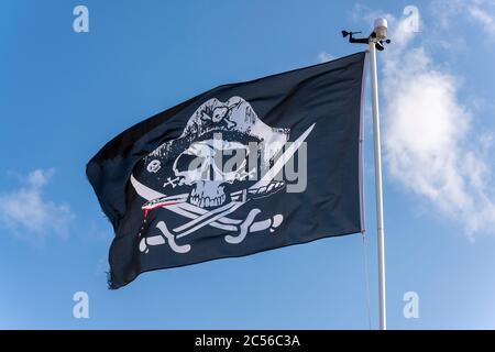 Totenkopf - Piraten-Flagge, Deutschland, Europa Stockfotografie - Alamy