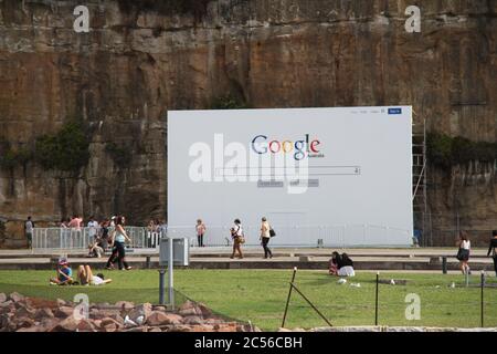 Die andere Seite, 2014, von Künstler Callum Morton, die die Google-Marke verfügt. Der Dog-Leg Tunnel wird verwendet, um eine Geisterbahn inspirierte journe zu schaffen Stockfoto