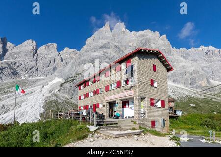 Schutzhütte Antonio Berti, Vallon Popera, Comelico-Auronzo-Sexten Dolomiten, Gemeinde Comelico Superiore, Provinz Belluno, Italien Stockfoto