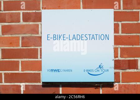Schild, Ladestation für E-Bikes Stockfoto