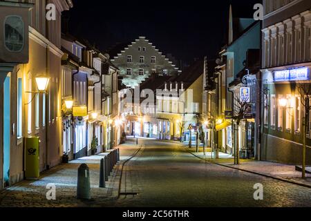 Deutschland, Bayern, Murnau, verlassene Innenstadt, am Abend Stockfoto