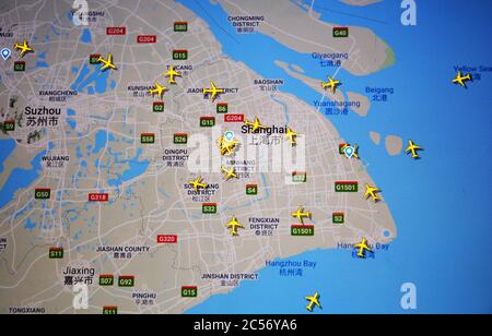 Flugverkehr über Shanghai Region, China, im Internet, mit Flightradar 24 Website von Svenska Resenätverket ab ( 01. juli 2020 ) Stockfoto