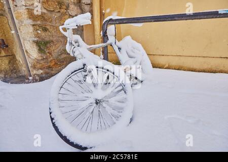 Fahrrad, Schnee, Winter, Regensburg, Bayern, Deutschland, Europa Stockfoto