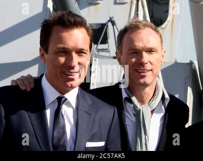 Spandau Ballet Fotoausstellung über HMS Belfast, London 25. März 2009: Martin Kemp (links) und Gary Kemp Stockfoto